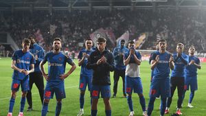 BREAKING NEWS! Cinci jucători de la FCSB și-au reziliat contractele, iar Gigi Becali se teme că vor ajunge la Farul. „Am încheiat!” De ce fotbalist nu poate scăpa afaceristul. „Ce pot să-i fac?”