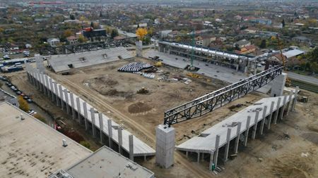 Primarul oraşului istoric din România a vorbit direct de pe şantier despre „bijuteria” de 23.000.000: „E gata la anul!”