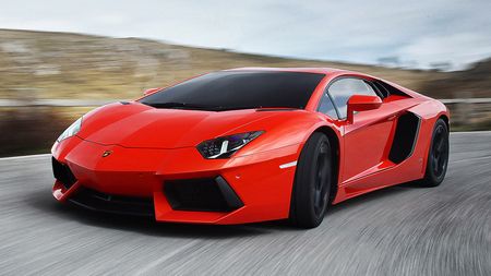 SUPER FOTO** Ronaldo și-a făcut cadou de ziua lui ULTIMUL model de Lamborghini! UITE cum arată în interior și cât a plătit pentru el