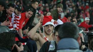 A jucat pentru Alba Iulia,** iar acum se bate cu Celtic și Rangers în tricoul fostei echipe a lui Alex Ferguson!