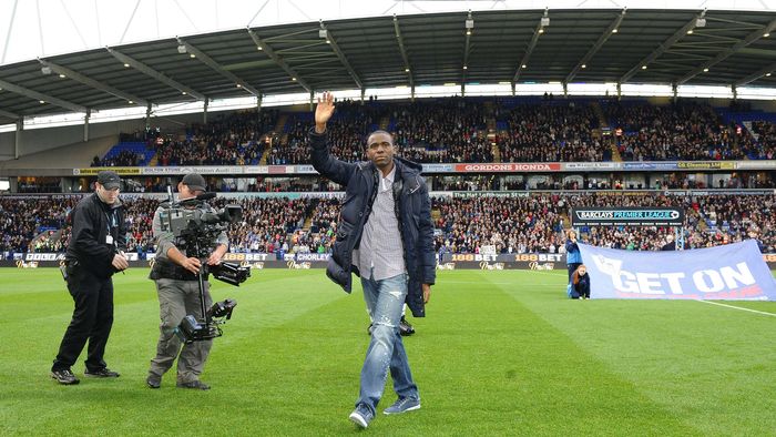 Vestea care l-a răpus pe Fabrice Muamba: nu va mai juca fotbal!** "E devastator, dar îi mulțumesc lui Dumnezeu că trăiesc!"
