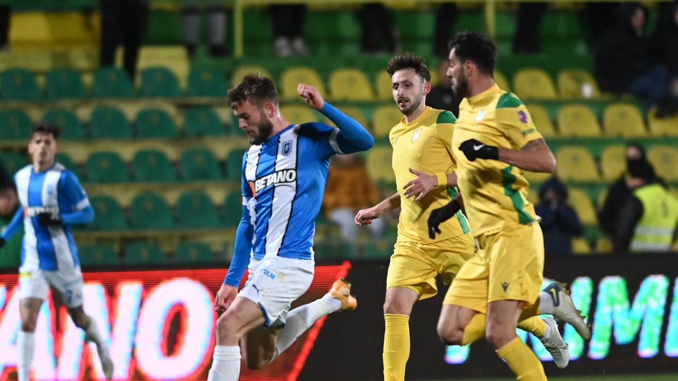 CS Mioveni - Universitatea Craiova 0-1, în etapa a 20-a din Superliga. Golul lui Cîmpanu din prima repriză audce cele trei puncte oltenilor!