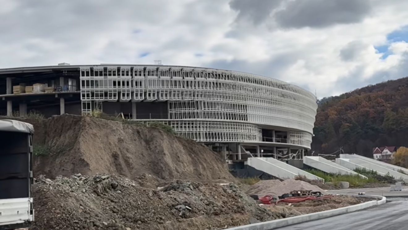 OZN-ul din Brașov, noua Sală Polivalentă, în care se investesc 73.000.000 de euro, e aproape gata: „Suntem într-o fază avansată”