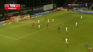 Horațiu Moldovan, greșeală uriașă în startul meciului CFR Cluj - Rapid! Cum a ajutat-o pe campioană să deschidă scorul în Gruia | FOTO