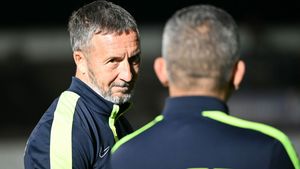 Gestul acționarului lui Dinamo jignitor la adresa lui Cristi Borcea l-a lăsat mască pe Meme Stoica! „Am fost șocat! De ce să faci asta?”