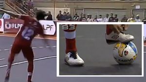 Falcao a reușit faza anului. VIDEO - Și-a legat șireturile în timpul unui dribling, apoi a marcat superb, din foarfecă