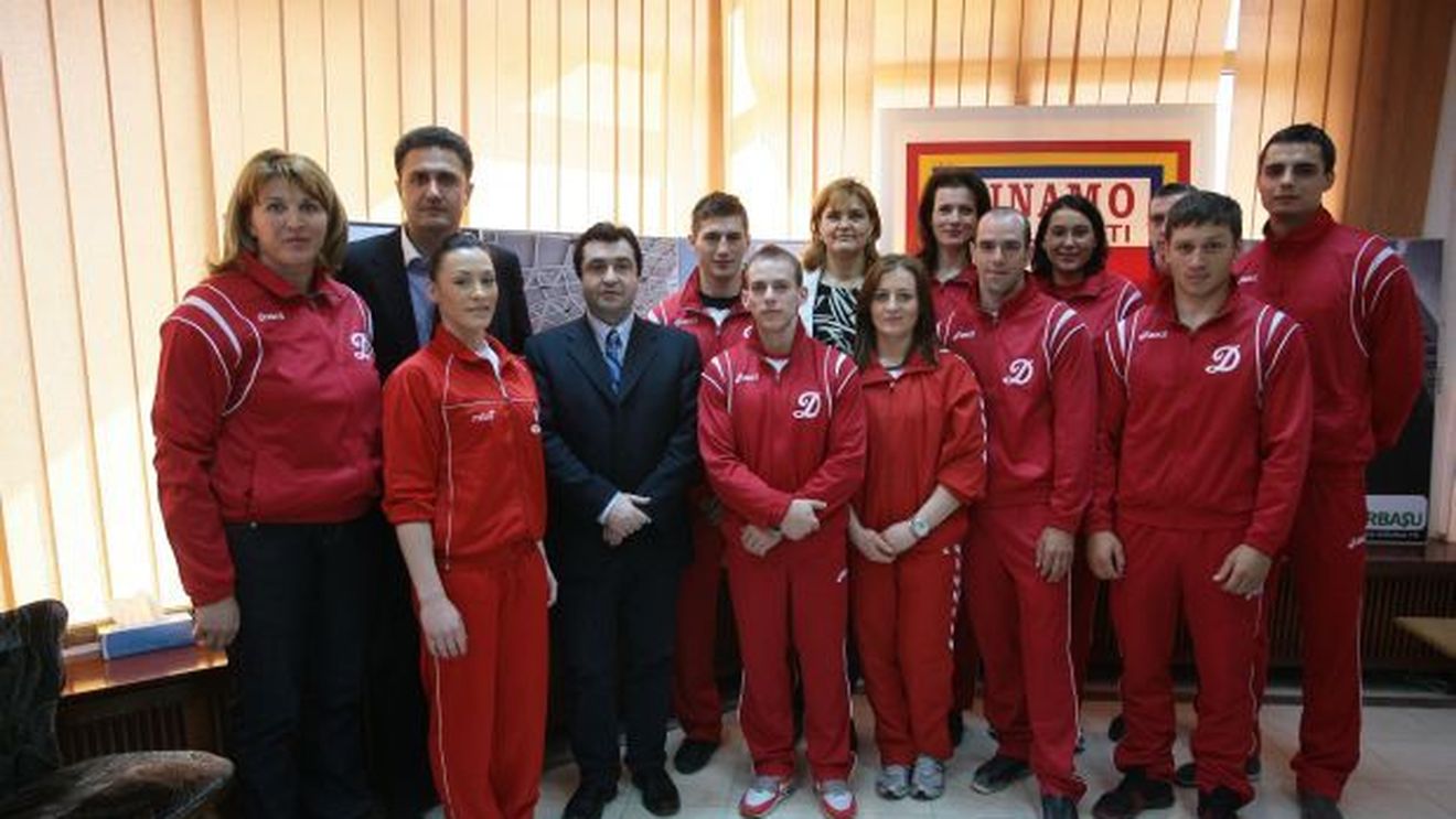 Jumătate din lotul olimpic e „alb-roșu"