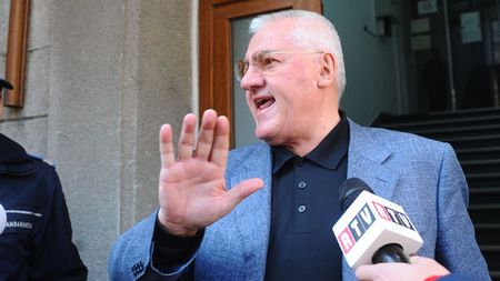 Dragomir s-a pronunțat în privința bătăii generale de la "U" - CFR:** "S-a demonstrat că arbitrii noștri fac pe ei când dau de situații un pic mai tensionate"