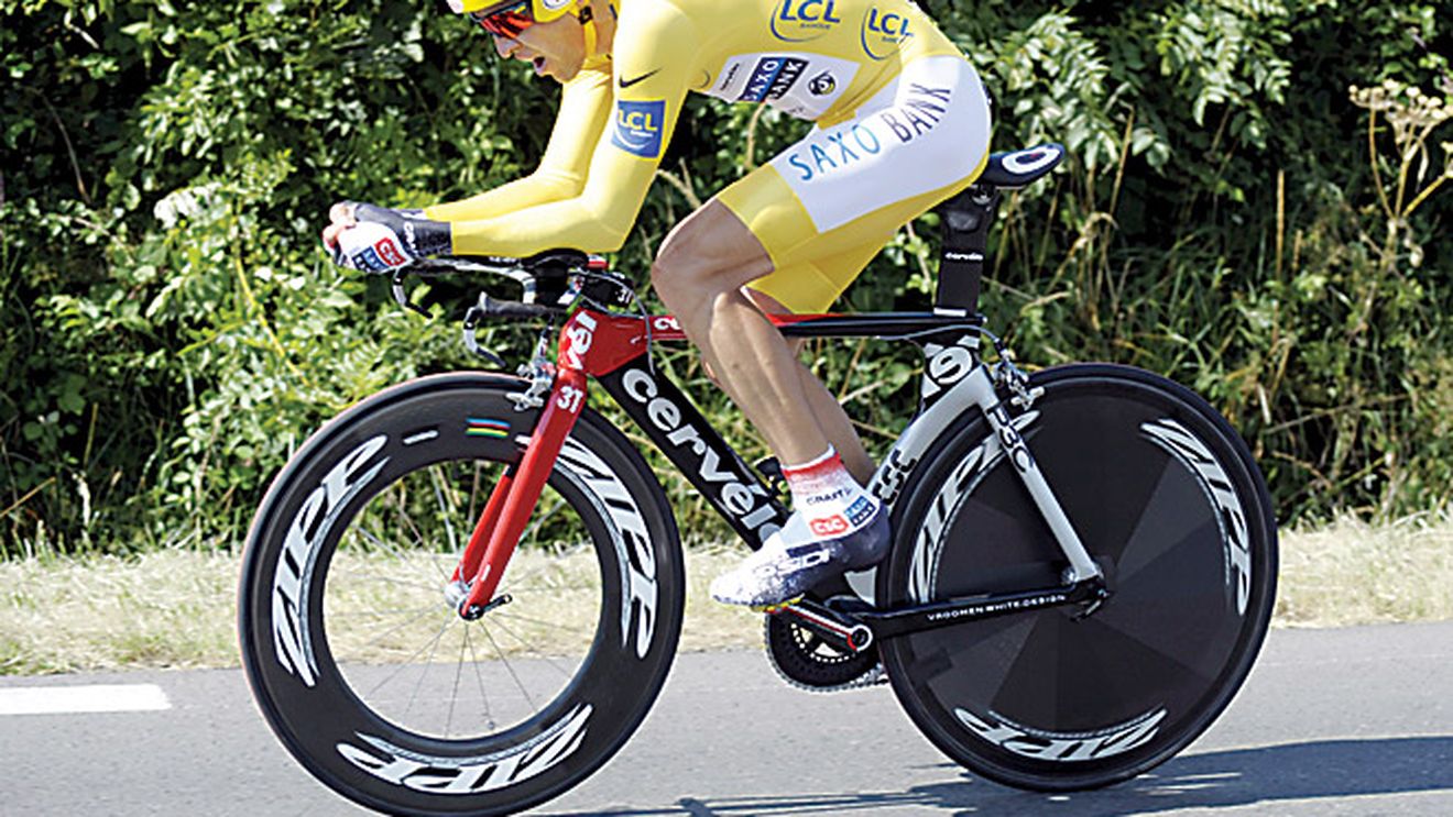 Carlos Sastre are cale liberă spre Paris