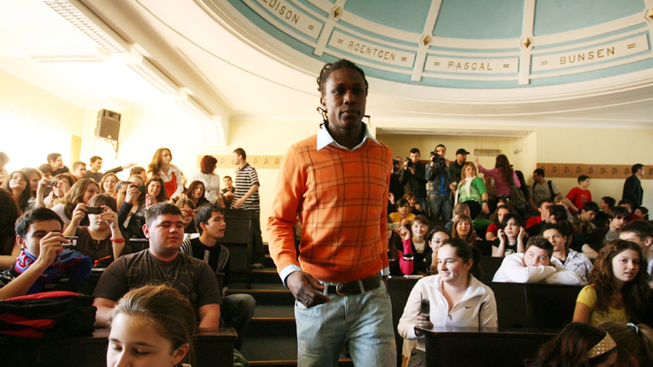 Steliștii, "asasinați" pentru autografe