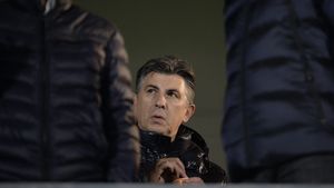 Ionuț Lupescu se pregătește pentru o nouă provocare: „Nu e niciun secret, mi-a zis că vrea să facă asta! Dacă îl tai, e alb-roșu” | VIDEO EXCLUSIV ProSport Live