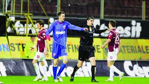 Deaconu intră într-un nou scandal: "Femei pentru arbitri"!** "E o lucrătură! 'Prostituatele' erau soțiile noastre!"