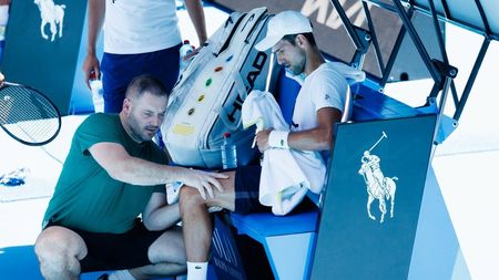 Novak Djokovic, urmărit de blestem în Australia! Ce a pățit sârbul cu mai puțin de o săptămână înaintea primului Grand Slam din 2023 | VIDEO