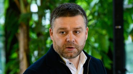 Primarul Ciucu a vorbit de bani cheltuiți aiurea, dar CSM București e gata să investească peste 8 milioane de euro în baza sportivă Mase Plastice