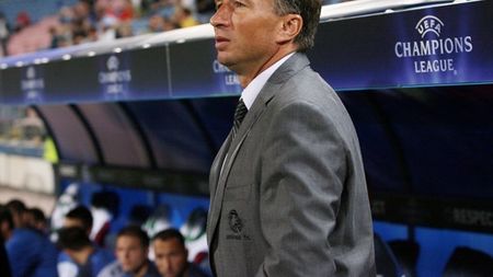 Propunerea care îl face pe Petrescu să uite de pierderea lui Traore!** Ce super forță a Europei îl dorește pe român: 'Doar astfel de oameni au dreptul să ne conducă'