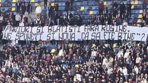 Mesaj rasist al PCH împotriva fanilor lui Rapid. Ultrașii giuleșteni, război cu jucătorii și conducătorii echipei lor