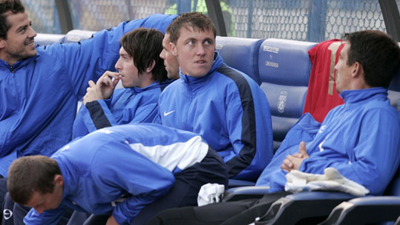 Măsură de criză: "Tăiem din salarii, dar creștem primele!"