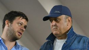 Conducerea celor de la Rapid a anunțat când va fi prezentat primul transfer al iernii! Câți jucători vor veni sub comanda lui Adrian Mutu | VIDEO EXCLUSIV ProSport Live