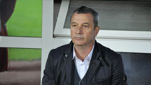 Ă‚sta e cel mai penibil moment trăit de Rednic în carieră: "A venit la mine și mi-a dat primul 11 pe bilețel!" La ce echipă a pățit asta și cum a reacționat