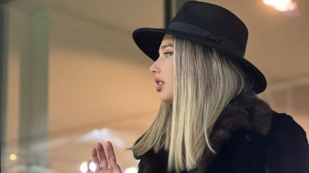 Ce făcea Maria Iordănescu din cauza tensiunii, în momentul când Denis Alibec a marcat cu Elveția: „Am strâns-o de mână”