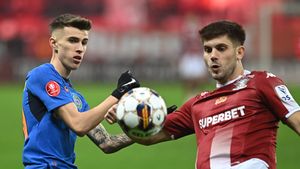 Cum a ajuns Tavi Popescu, „perla” lui Gigi Becali de la FCSB, să debuteze în tricoul Rapidului: „M-a sunat Pancu și l-am scos din antrenament!”. EXCLUSIV