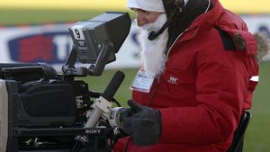 ANALIZĂ‚ | Steaua și Dinamo ar câștiga dublu față de suma actuală, dar de șase ori mai puțin decât Benfica, Sporting și Porto dacă și-ar vinde drepturile TV individual, după modelul portughez. Cum s-ar schimba fotbalul românesc și care ar fi a treia echipă avantajată