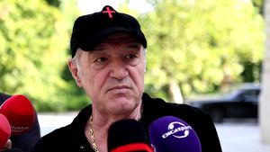 Gigi Becali, discurs fără precedent despre viciile fotbaliștilor de la FCSB! Miliardarul recunoaște că i-a pierdut din frâu pe jucători, comparația cu perioada Cosmin Olăroiu și care e noul trend: „Asta e șmecheria în zilele noastre! Fac tot gâtul cu tatuaje” | VIDEO