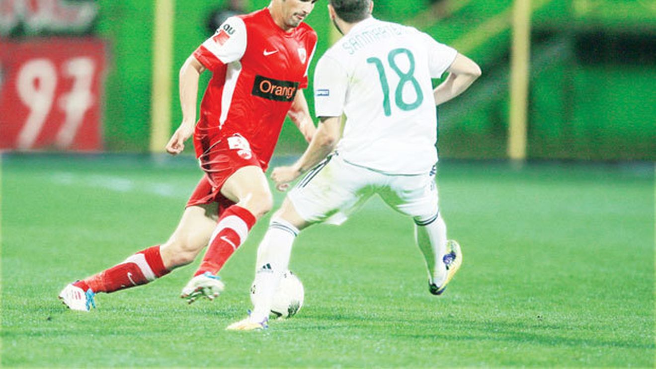 Inovează cu Luchin?** Fundașul ar putea fi folosit în derby-ul cu Rapid pe un post pe care nu a mai jucat