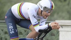 Filippo Ganna este primul lider în Turul Italiei 2021, după ce a câștigat clar contratimpul individual de la Torino