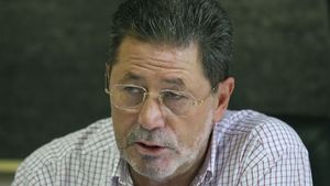 Dinu despre Tamaș: "Cine e om noaptea, să fie și ziua!"