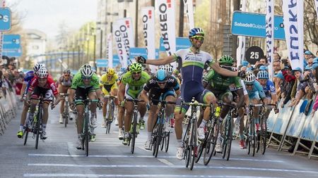 "Bling, bling". Michael Matthews a câștigat la sprint etapa a treia din Turul Țării Bascilor