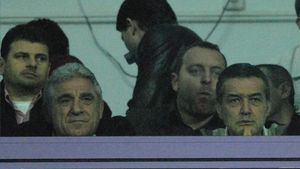 Giovanni Becali l-a numit „trădător” pe Cristi Chivu, dar a pus transferul lui peste cele ale lui Gică Hagi sau Adi Mutu