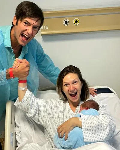 La ce nume s-au gândit Adela Popescu și Radu Vâlcan pentru cel de-al treilea băiețel al lor. ”Care începe la fel”