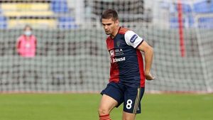 Răzvan Marin, o nouă „minune” în Italia! Românul a pasat decisiv la cel mai rapid gol marcat de Cagliari în ultimii 16 ani | VIDEO
