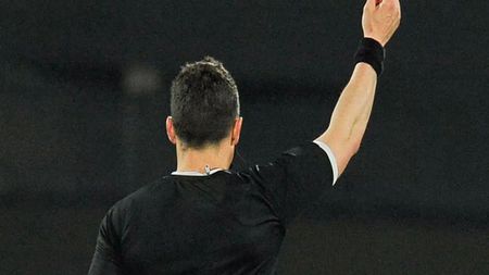 Un fotbalist din Liga 1 le declară război arbitrilor: „Nu mai lupt 100% pentru minge! Intrăm pe gazon cu ideea că jucăm și împotriva lor”
