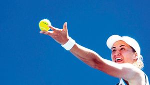 Monica Niculescu s-a calificat în turul doi la dublu, la Dubai