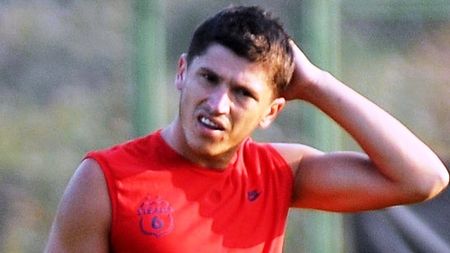 Tănase, făcut praf! "Nu are ce căuta la Steaua!** Fanii îl vor lua la țintă că trage la măsea!"