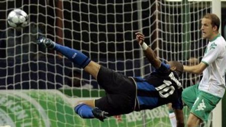 MĂ‚RTURIA emoționantă a SUPER atacantului care la 20 de ani avea totul la picioare:** "Mamă, mă sinucid!" Acum are 30 și lucrează "cu ziua"