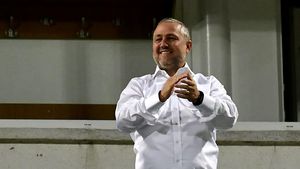 Antrenorul care a luat tripla cu FCSB e alesul lui Mihai Rotaru, dacă-l dă afară pe Ivaylo Petev