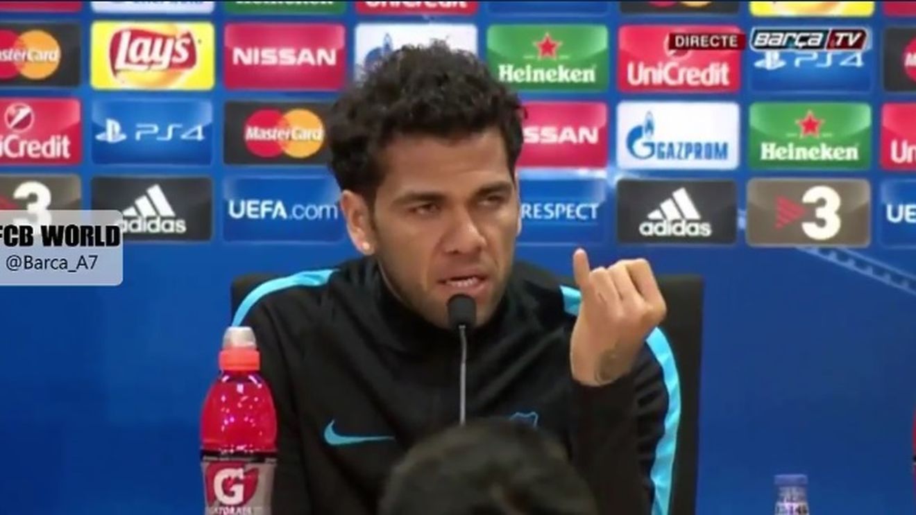 Dani Alves, gest SFIDĂ‚TOR la prima conferință de presă după SHOW-ul cu Real! Jurnaliștii au crezut că nu văd bine | VIDEO