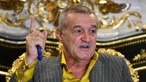 Gică Hagi i-a găsit un atacant de națională lui Gigi Becali! Nașul miliardarului i-a spus ce fotbalist este vârf „cum nu mai există în România”: „Urmez sfatul lui”. EXCLUSIV