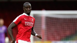 ”FC U” Craiova a semnat cu un fundaș pe care Mircea Rednic îl voia la Poli Iași. Eugen Trică are în lot și un sârb cu multe meciuri în prima ligă