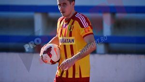 FOTO | Golanski, printre cele mai urâte intrări din acest week-end. Fostul fundaș al Stelei a scăpat doar cu cartonaș galben