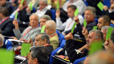 Azi se decide dacă Rapid continuă în Liga I și care va fi configurația viitoarei ediții a campionatului