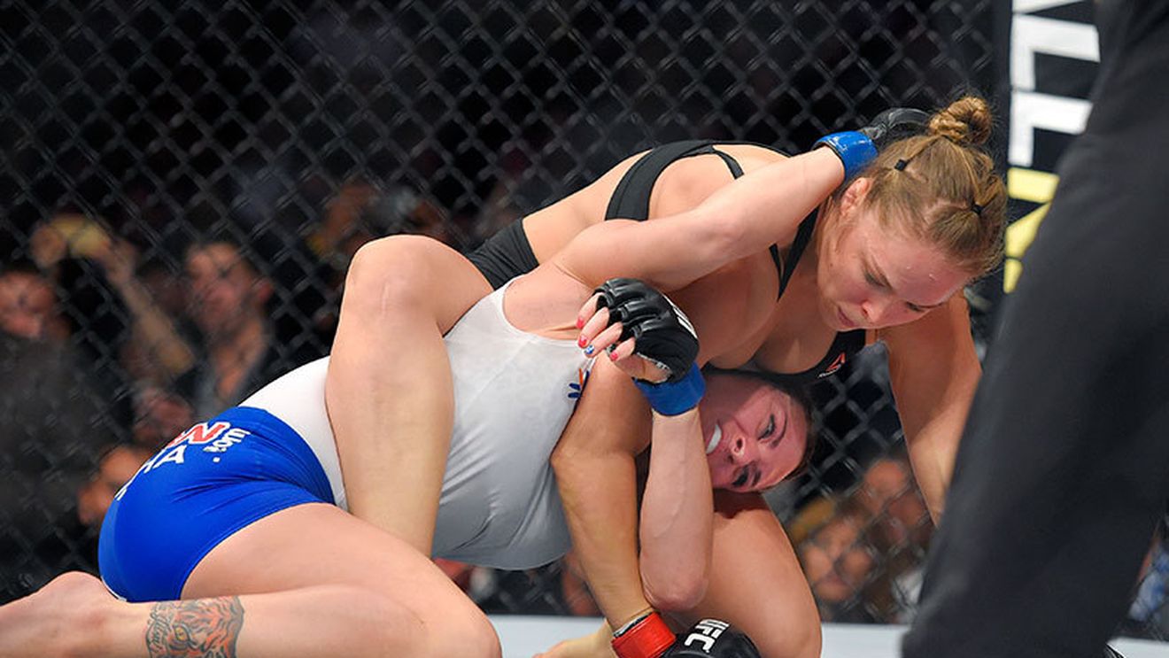 UFC plănuiește să organizeze la Las Vegas revanșa dintre Ronda Rousey și Holly Holm. Când ar trebui să se dispute meciul