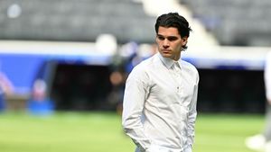 Gigi Becali a făcut ofertă pentru transferul lui Ianis Hagi la FCSB. Clauza istorică pe care i-a pus-o în contract: Gică Hagi va decide când va fi schimbat!