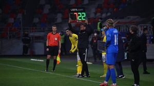 Intrat în criză de timp, Mirel Rădoi a făcut trei schimbări în minutul 67 al meciului România - Islanda! Andrei Ivan, Olimpiu Moruțan și Nicușor Bancu, aruncați în luptă de selecționer