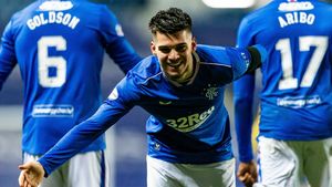 „Ianis Hagi nu e nesimțit!”. Umilit de Rangers, fotbalistul român e apărat