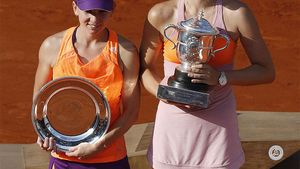 Halep, lăudată de Șarapova: "Simona este o jucătoare consistentă pe care mi-e foarte greu să o înving"