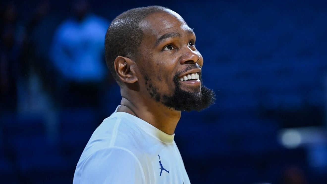 S-a făcut cel mai mare transfer din istorie: 7 cluburi și 20 de jucători au fost implicați!